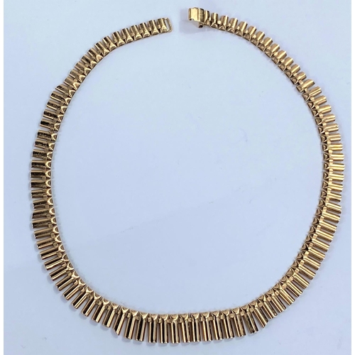 677 - A 9 carat hallmarked gold chain formed from flattened oval tube links, 26 gm
