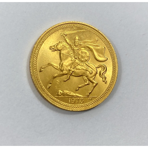 737 - A 1973 Isle of Mann 22 carat gold sovereign with Norse Warrior to obverse, 7.96gm, Pobjoy Mint
