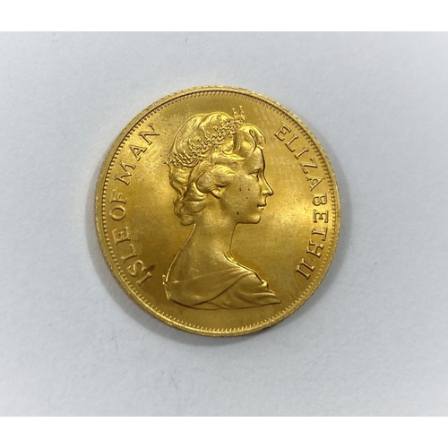 740 - A 1973 Isle of Mann 22 carat gold sovereign with Norse Warrior to obverse, 7.96gm, Pobjoy Mint