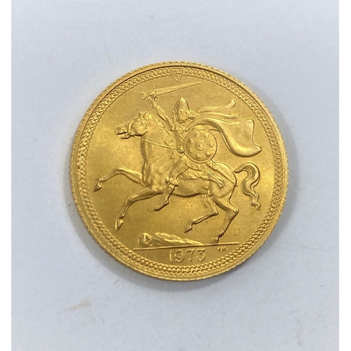 740 - A 1973 Isle of Mann 22 carat gold sovereign with Norse Warrior to obverse, 7.96gm, Pobjoy Mint