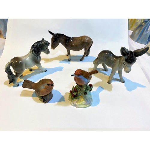 624 - A Wade 'Library Bear' figure, height 17cm; a Beswick donkey; a Goebbels pony; and 5 other animal fig... 