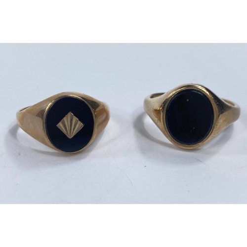 643 - Two 9 carat hallmarked gold signet rings set with obsidian, gross weight 8.7gm