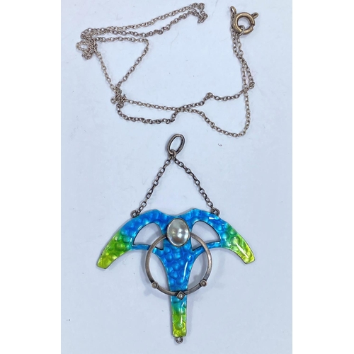716c - An Arts and Crafts enamel pendant in blue and green hues, inset pearl and smaller seed pearls, Guild... 