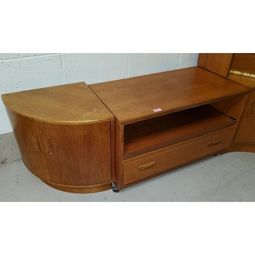 915 - A mid century teak G-plan side unit with single drawer and a similar bow front cupboard