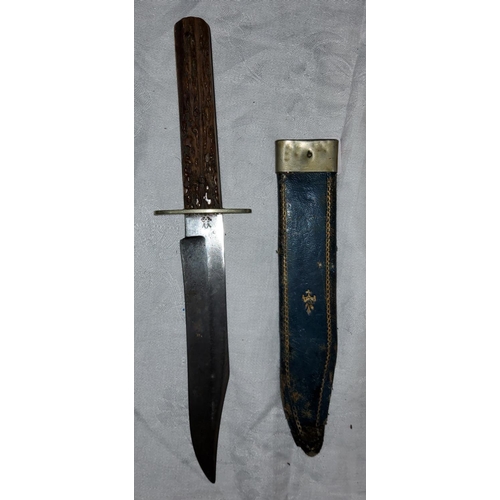 93 - A late 19th/ early 20th century John Newton hunting knife, stamped on the blade with frog mark, full... 