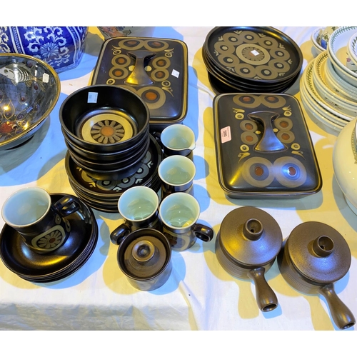 590 - A selection of 1960's dinner/teaware 