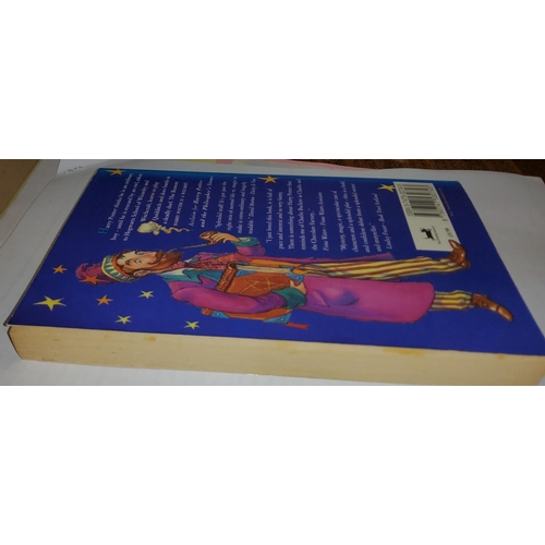 299 - J.K.ROWLING - Harry Potter and the Philosopher's Stone, soft cover, FIRST EDITION with copyright tex... 