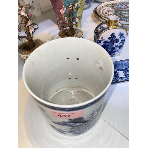 437 - A selection of blue and white Chinese ceramics, a large mug handle re-attached with metal supports, ... 