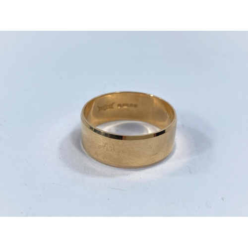 618 - A 9ct Gold Wedding Band, 3.8gms.