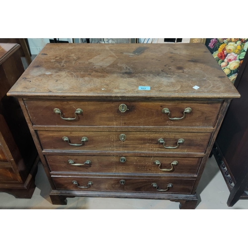 922 - A Georgian mahogany 4 drawer Batchelor's chest with brass swan neck handles and bracket feet width 7... 