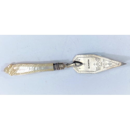 636 - A hall marked silver and mother of pearl handled presentationtrowel Sheffield 1878 length 19cm