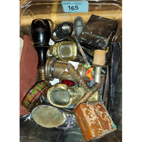 165 - A selection of collectors items & bric a brac, inc. old keys, monogrammed stamps, novelty pin cu... 