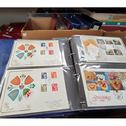 226 - A large collection of GB FDC'S in albums