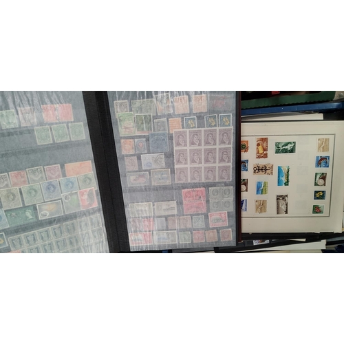 255 - Two trays of World stamps