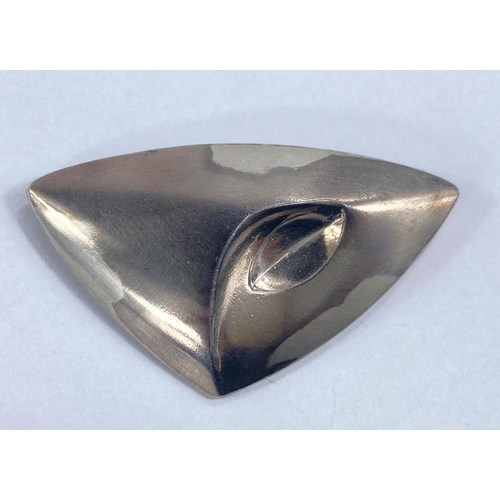 644 - A circular cabochon cut opal, 2.20 carat