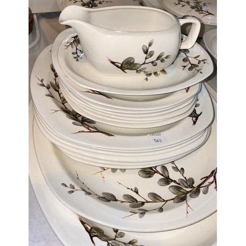 563 - A 1960's 'Stylecraft' dinner service by Midwinter