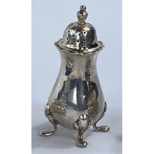 603 - A 3 piece hallmarked silver cruet in the Georgian manner, Birmingham 1923, 3.2oz