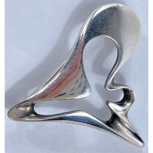 638 - Georg Jensen: A modernist silver amoeba brooch, stamped Georg Jensen 9255 Denmark No/324 (4cm a... 