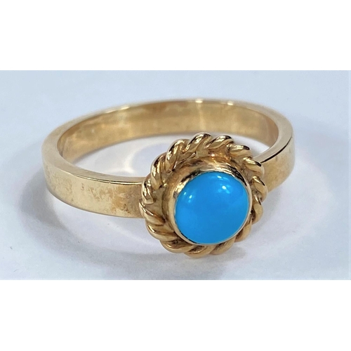 686 - A 9 carat hallmarked gold ring set turquoise, 3.9 gm size R