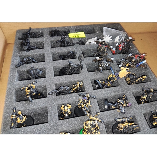 275 - A good collection of Games Workshop Warhammer 40,000 early 1990's mainly metal Chaos Marines an... 