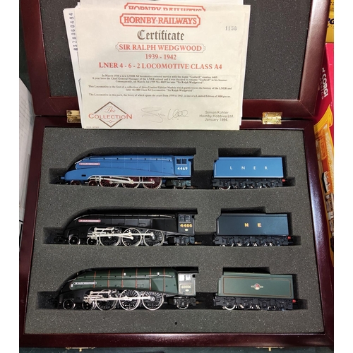 285 - A cased set of 3 Hornby 00-gauge Sir Ralph Wedgwood trains with certificates