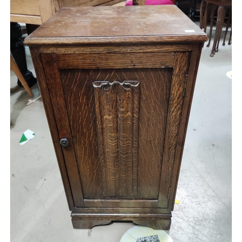 920 - A Jacobean style 3 piece bedroom suite - dressing table, tallboy and bedside cabinet