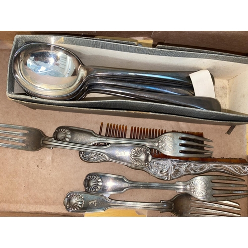 681 - A silver manicure set, cased, Birmingham 1919; a 3 piece embossed dressing table set, Birmingham 190... 