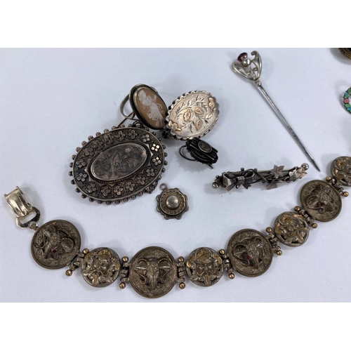 709 - A selection of vintage and antique jewellery including silver brooches, Charles Horner silver pin wi... 