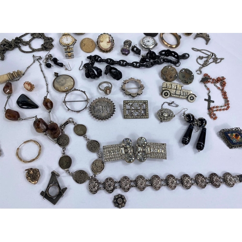 716 - A selection of vintage and antique costume jewellery including silver name brooch 'Fanny', silver br... 