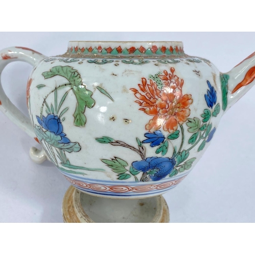 412 - A small Chinese Kangxi famille vert tea pot, length spout to handle 16cm, overall height 10cm