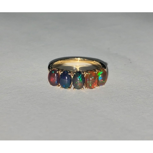 630 - A 9 carat hallmarked gold ring set with 5 