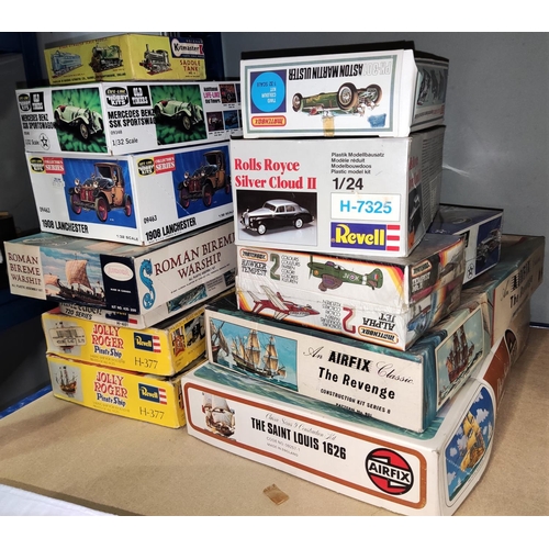 182 - A selection of various boxed vintage plastic model kits etc
