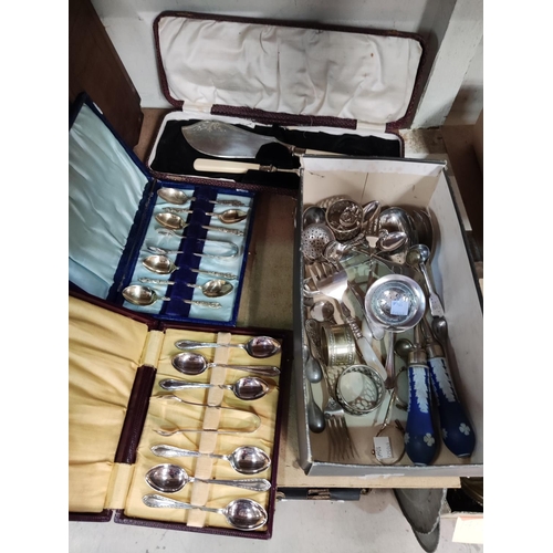 106a - A pair of fish servers, cased; 2 other boxed sets; a pair  of Jasperware salad servers; cutlery... 