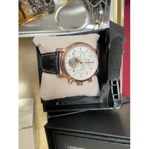 605A - Dulwich and other watches, boxed