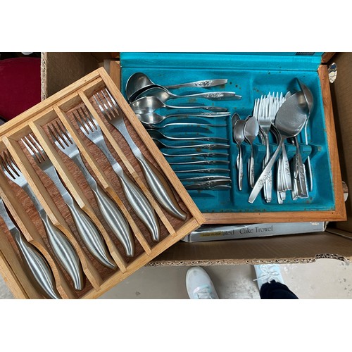 639A - A 1960's stainless steel boxed part canteen and other cutlery