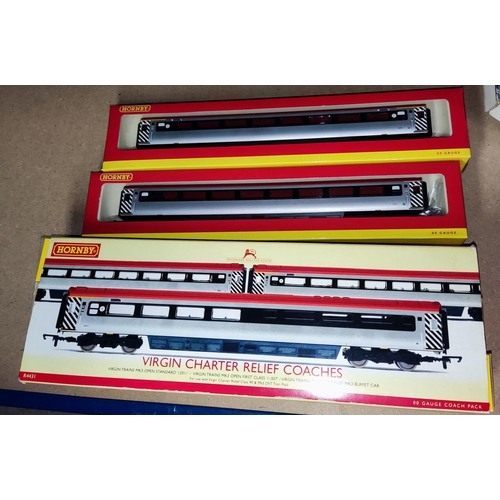 102C - A boxed Hornby Train set 00-gauge, Coaches R4431, and two other boxed Hornby coaches 