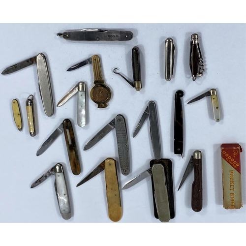 145B - A large selection of fruit knives, pen knives etc. some pearl handled, some silver, horn etc.