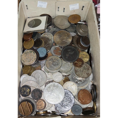 232 - A good quantity of coins, tokens etc - 3.3kg in weight