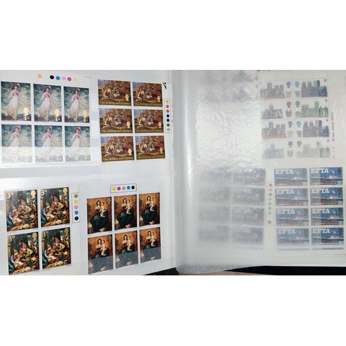 325 - GB: QEII, a collection of pre-decimal Traffic Light Mint blocks of stamps in 2 stock books