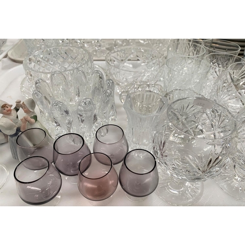 516 - A set of 6 cut glass wine glasses and a good selection of drinking glasses 