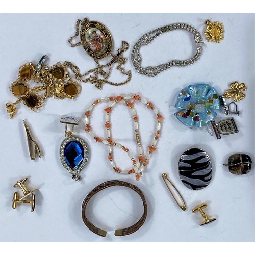 650A - A selection of diamante and other costume jewellery including cufflinks etcno bids, sold with next l... 