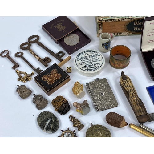 684 - A selection of silver plate and other collectables; Putti riding dolphins etc.