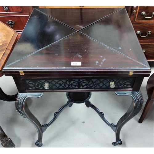 954 - A Victorian mahogany card table with quarter fold-out flaps, green baize, single drawer, cabriole le... 