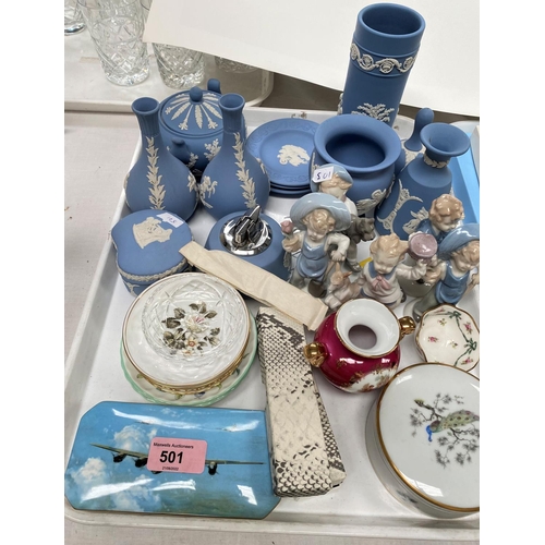 501 - Twelve pieces of Wedgwood blue Jasperware; decorative ceramics