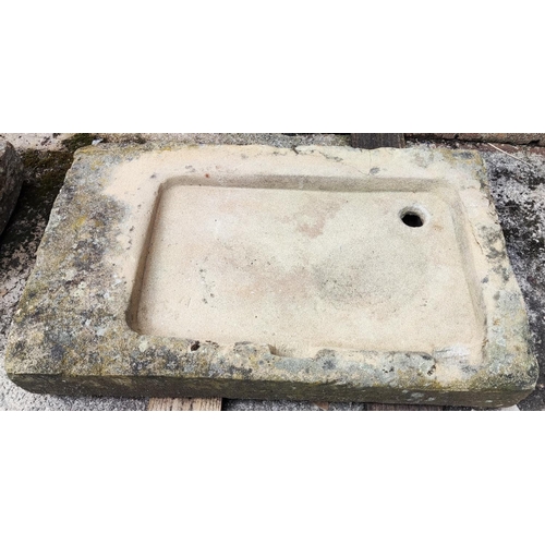 941 - An antique stone planter water bath