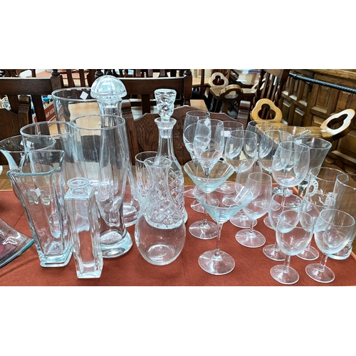 584 - A selection of cut and other glassware