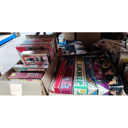 129B - A large selection of various vintage games