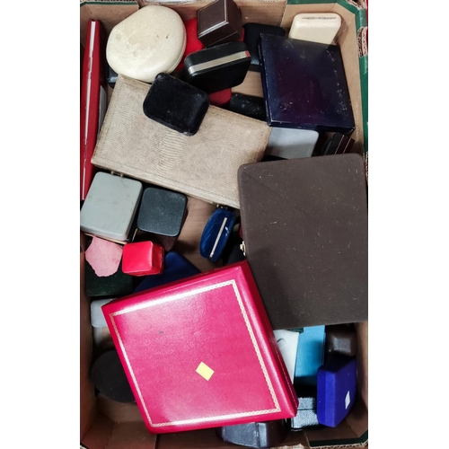 699B - A selection of various jewellery boxes
