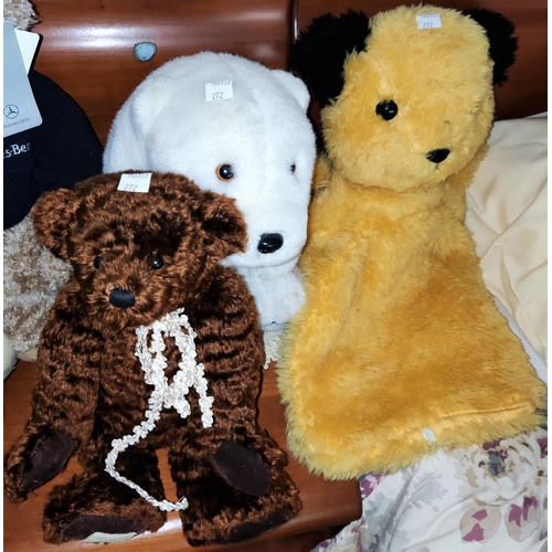 272 - Five Mercedes-Benz teddy bears; a Dean's Rag Book bear; a large Sooty; etc.