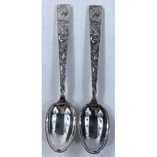 740 - Three hallmarked silver teaspoons and a selection of Mappin & Webb and other cutlery